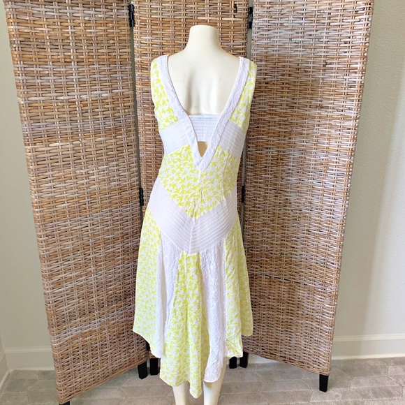 Anthropologie Leifnotes Southern Exposure Yellow Eyelet Dress Size 6 - Picture 4 of 10